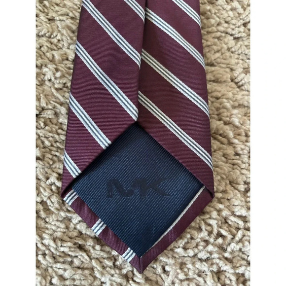 Michael Kors burgundy white tie - Picture 3 of 7